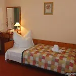 Isabell Hotel 3*