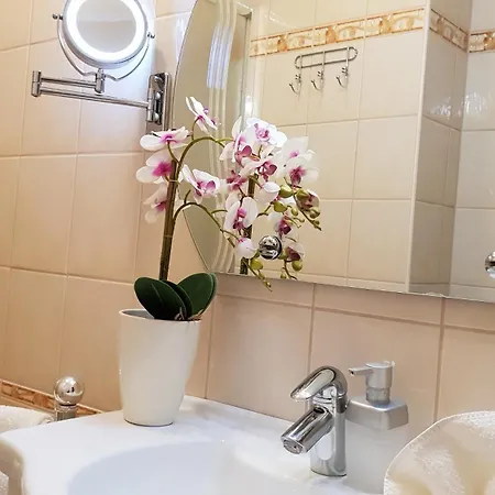 Isabell Hotel 3*