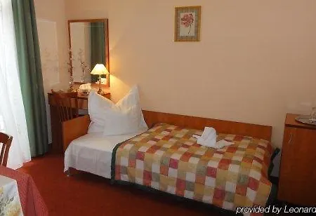 Isabell Hotel 3*