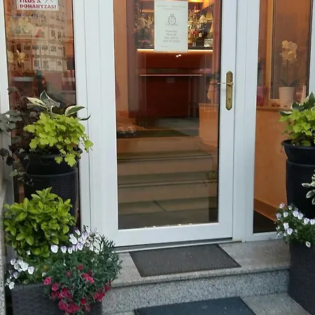 Isabell Hotel 3*