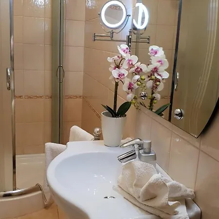 Isabell Szálloda 3*