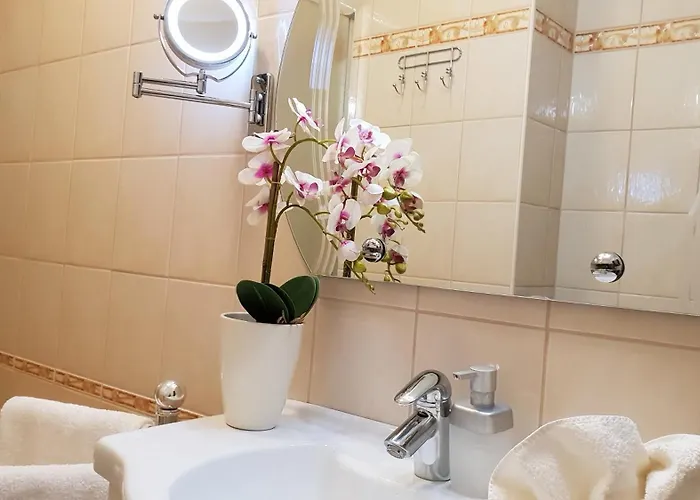 Isabell Hotel 3*